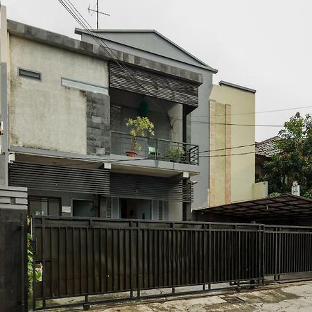 Reddoorz Syariah Near Pondok Indah Mall 3 Jakarta Exterior photo