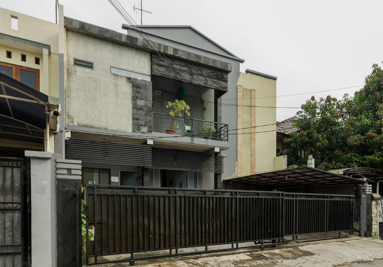 Reddoorz Syariah Near Pondok Indah Mall 3 Jakarta Exterior photo