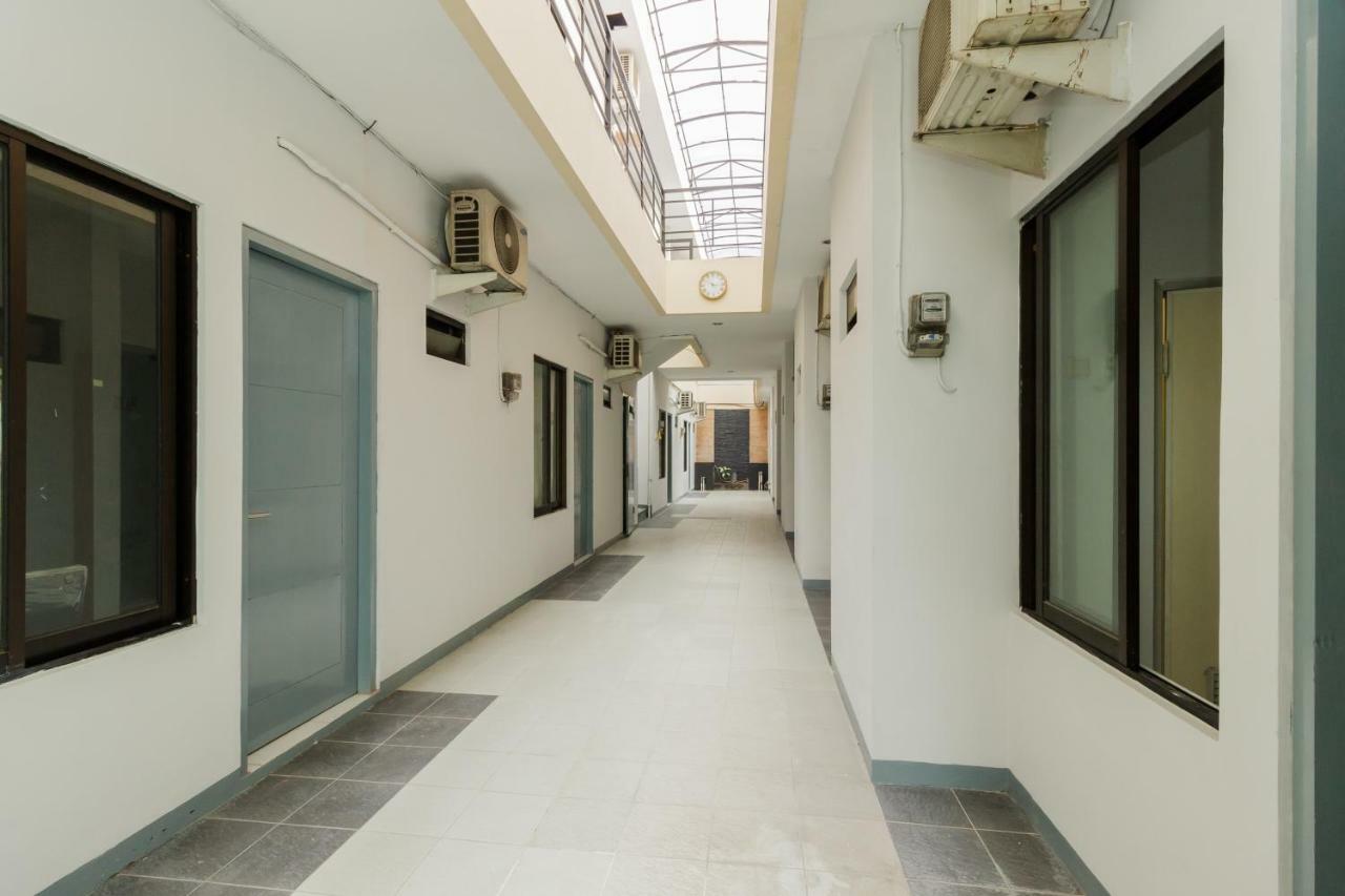 Reddoorz Syariah Near Pondok Indah Mall 3 Jakarta Exterior photo