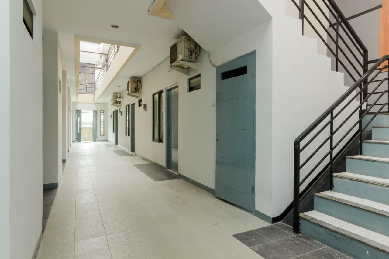 Reddoorz Syariah Near Pondok Indah Mall 3 Jakarta Exterior photo